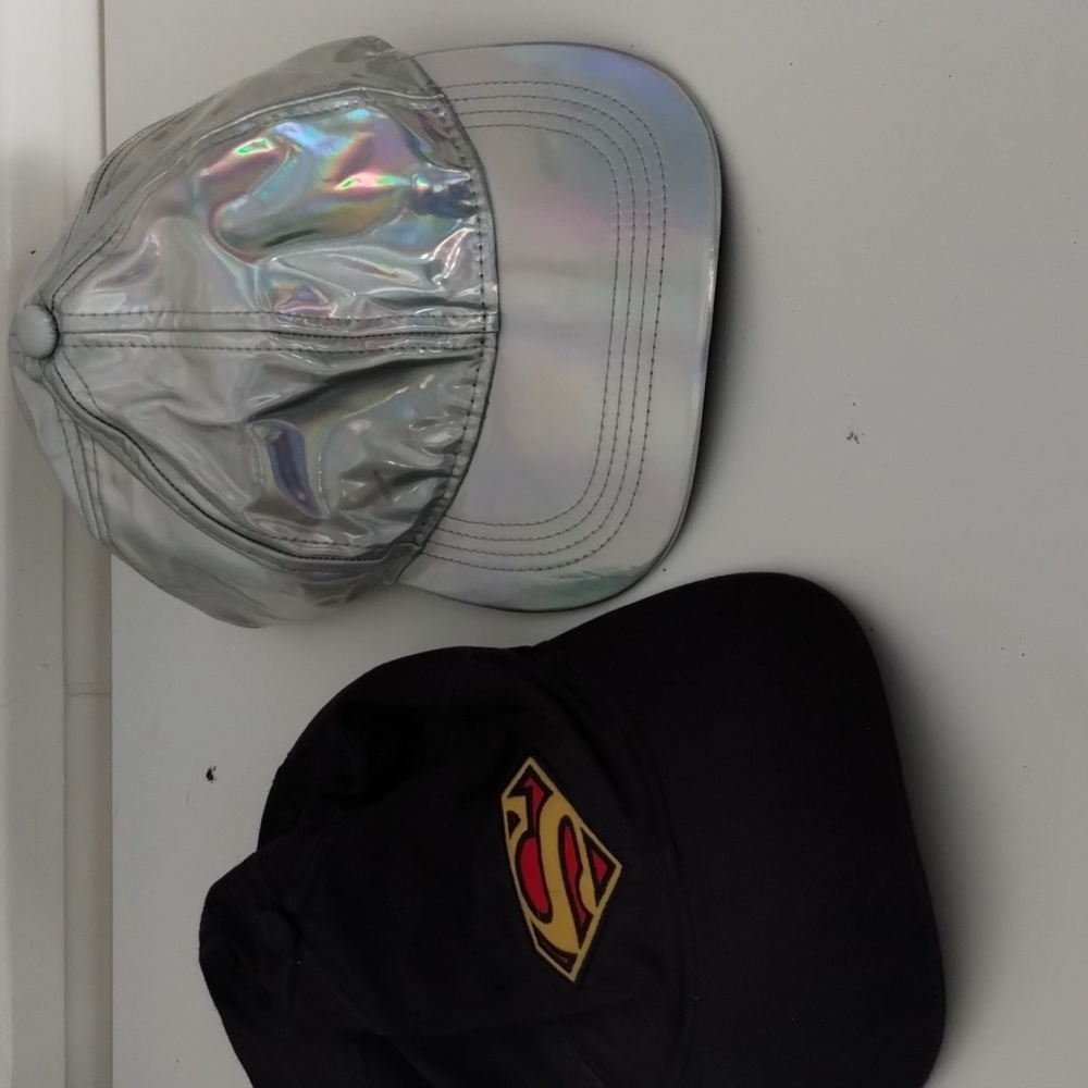 2 hats